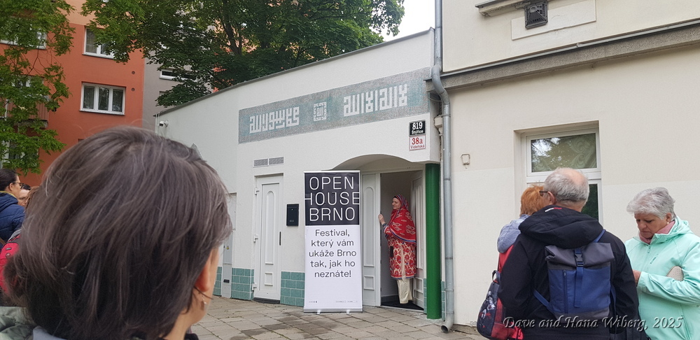 make sure JavaScript/ActiveX are enabled